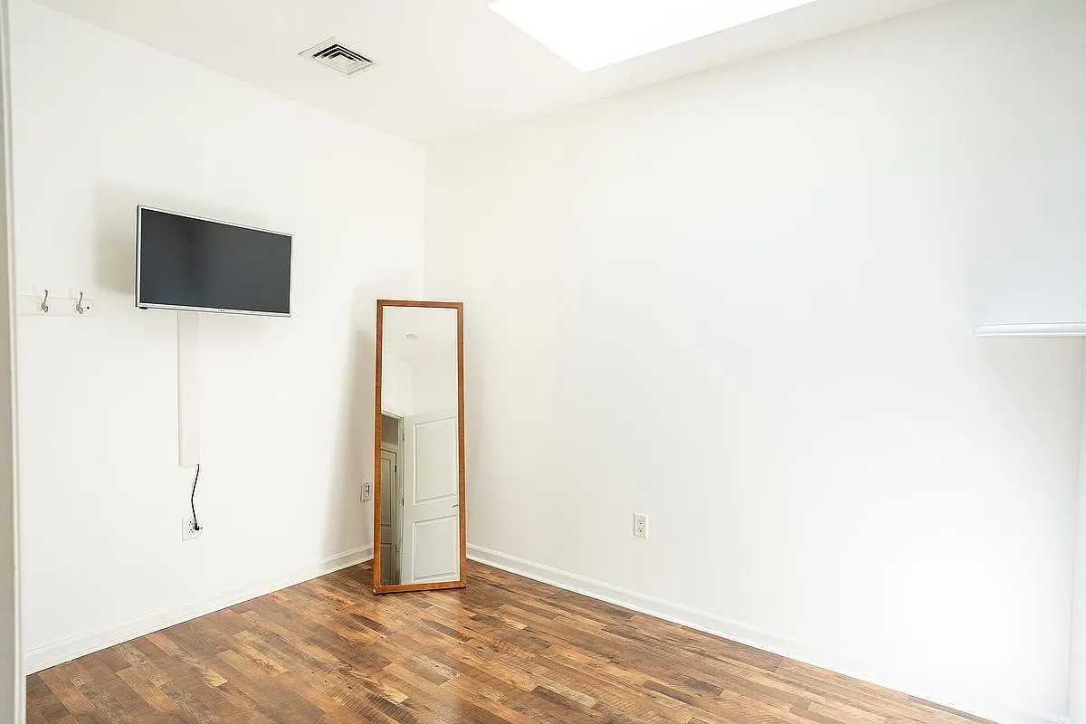 1490 Outlook Ave #N4 - Photo 5 of 12