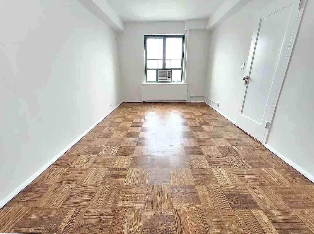 1949 Mcgraw Ave #7F - Photo 7 of 11