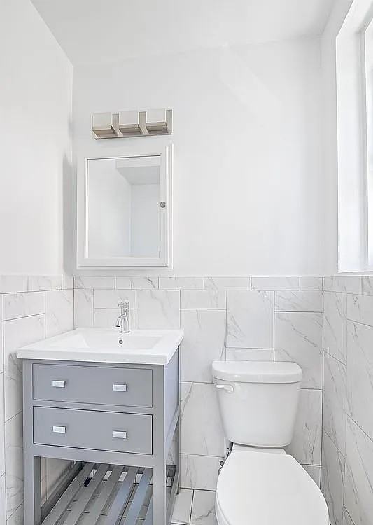 2390 Palisade Ave #3B - Photo 6 of 8