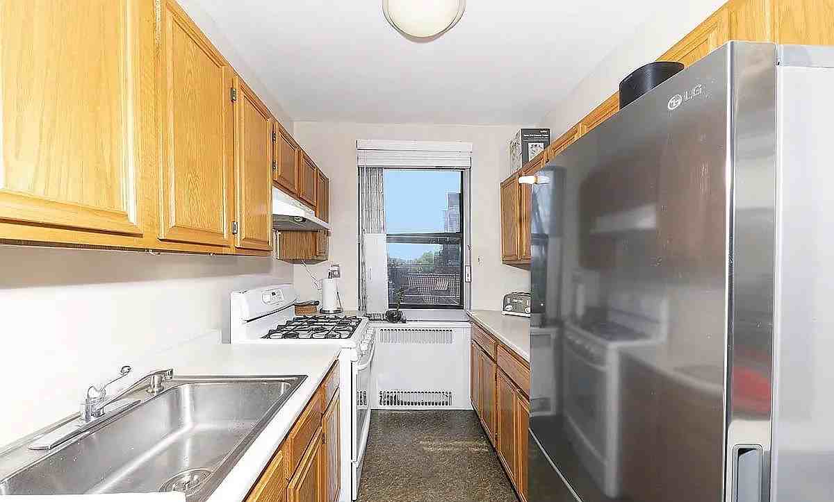 3017 Riverdale Ave #5J