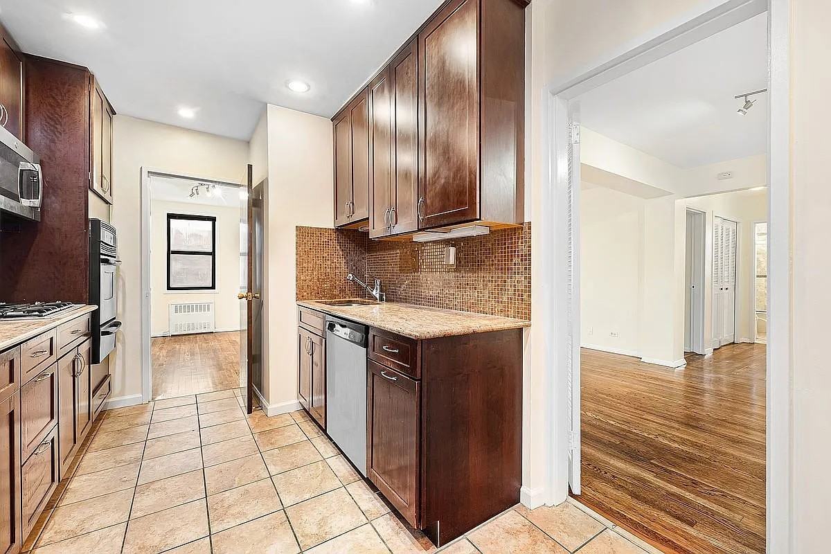 3184 Grand Concourse #6A - Photo 4 of 23