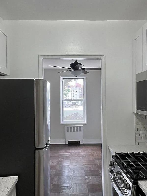 3299 Cambridge Ave #6L - Photo 4 of 12