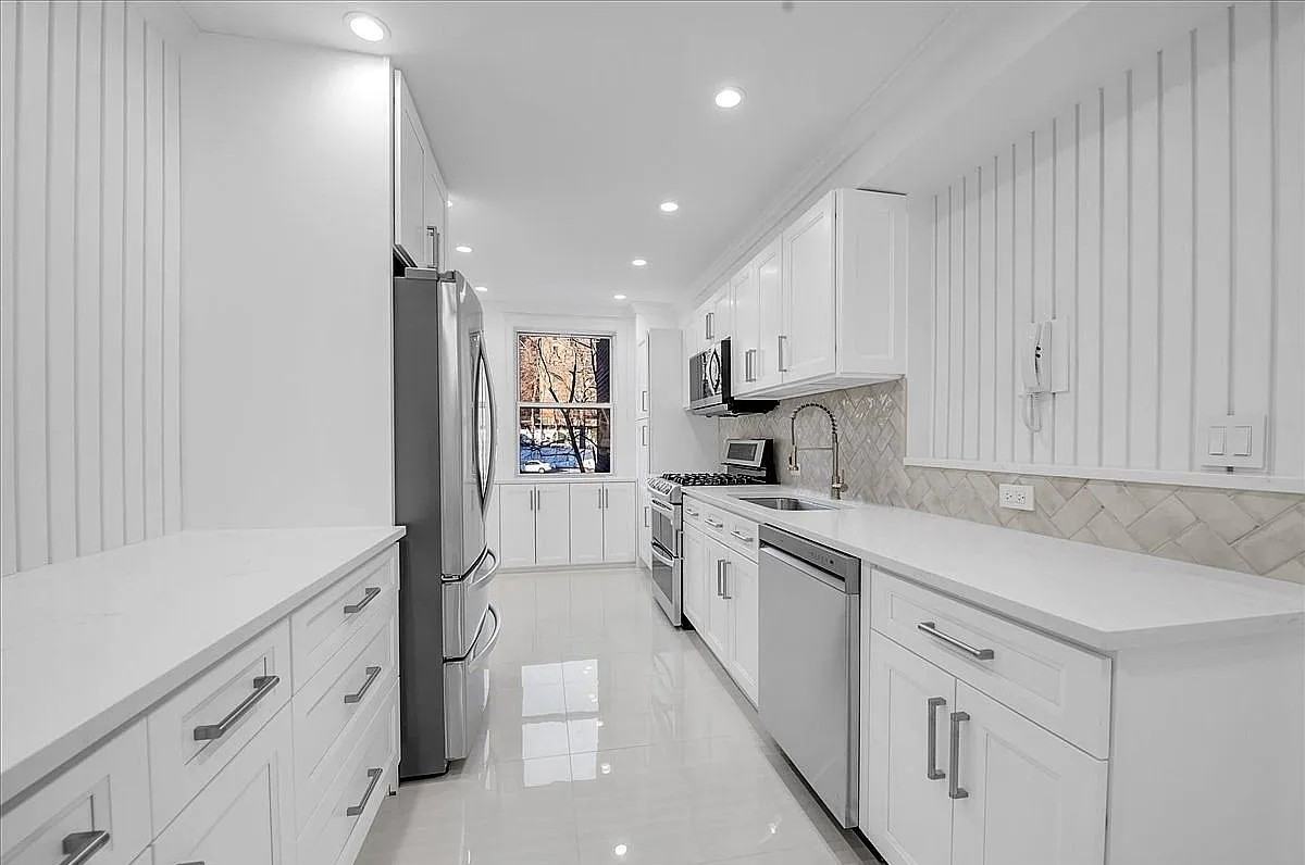 3755 Henry Hudson Pkwy #4H - Photo 3 of 15