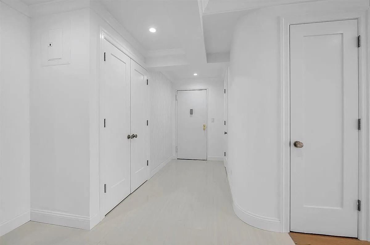 3755 Henry Hudson Pkwy #4H - Photo 5 of 15