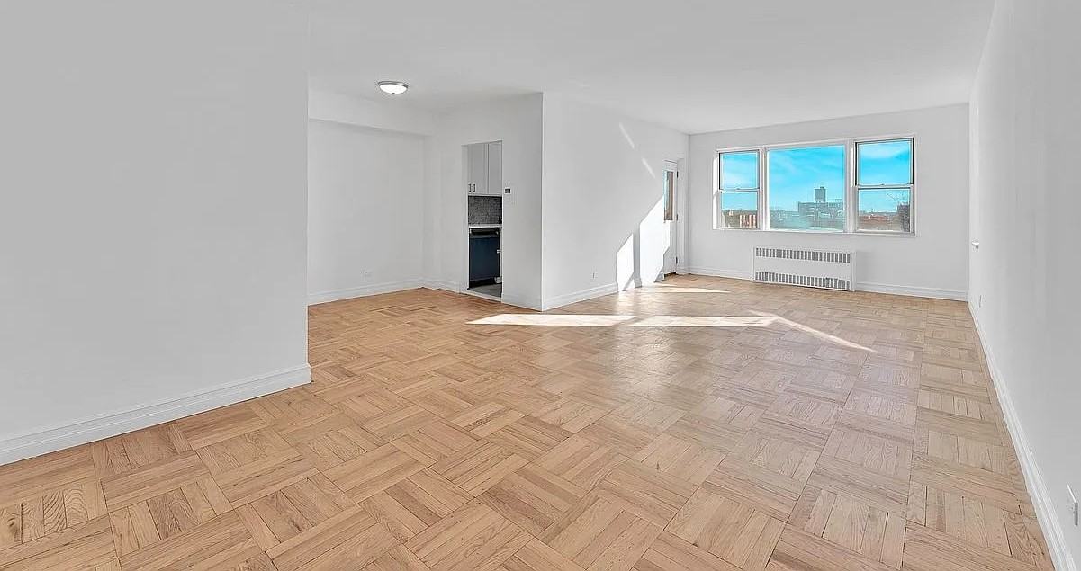 3850 Hudson Manor Ter #5BE - Photo 2 of 10