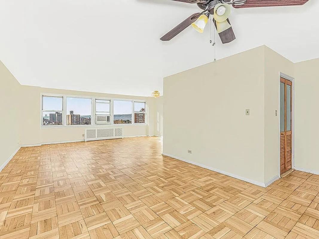 4525 Henry Hudson Pkwy #1001 - Photo 4 of 12