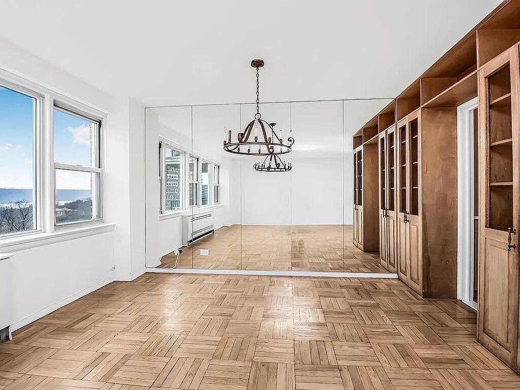 4555 Henry Hudson Pkwy #901 - Photo 3 of 10