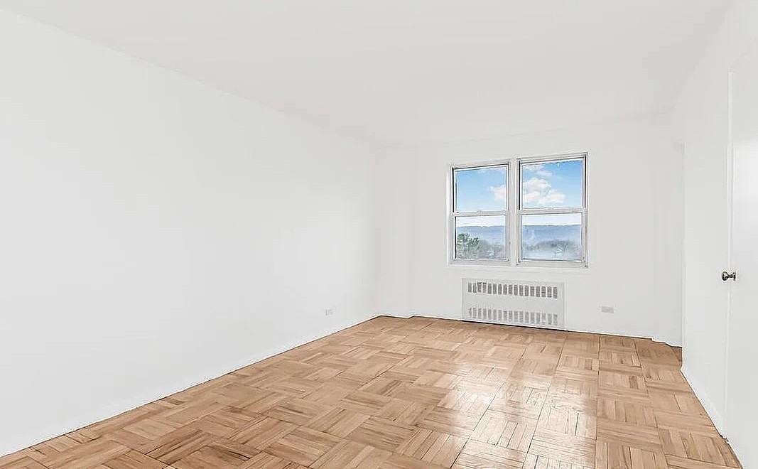 4555 Henry Hudson Pkwy #901 - Photo 6 of 10