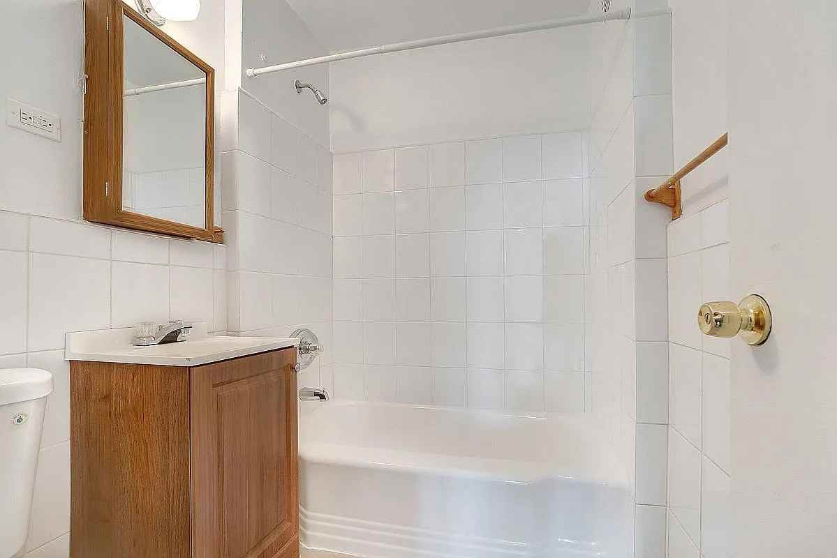 5355 Henry Hudson Pkwy W #7F - Photo 7 of 9