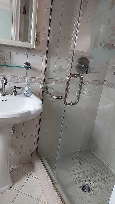 5444 Arlington Ave #F51 - Photo 6 of 8