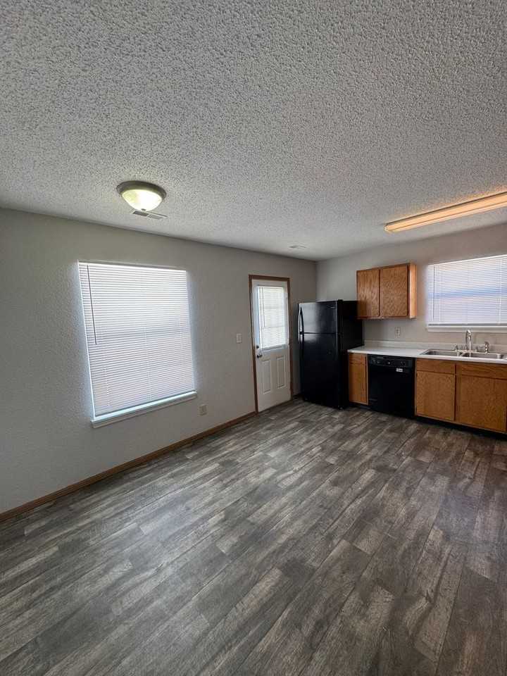 4408 Vestry Pl - Photo 4 of 9