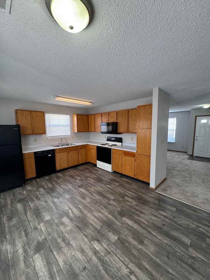 4408 Vestry Pl - Photo 5 of 9