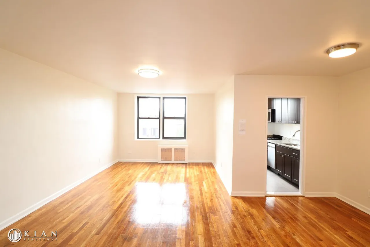 13225 Maple Ave #504M - Photo 2 of 11