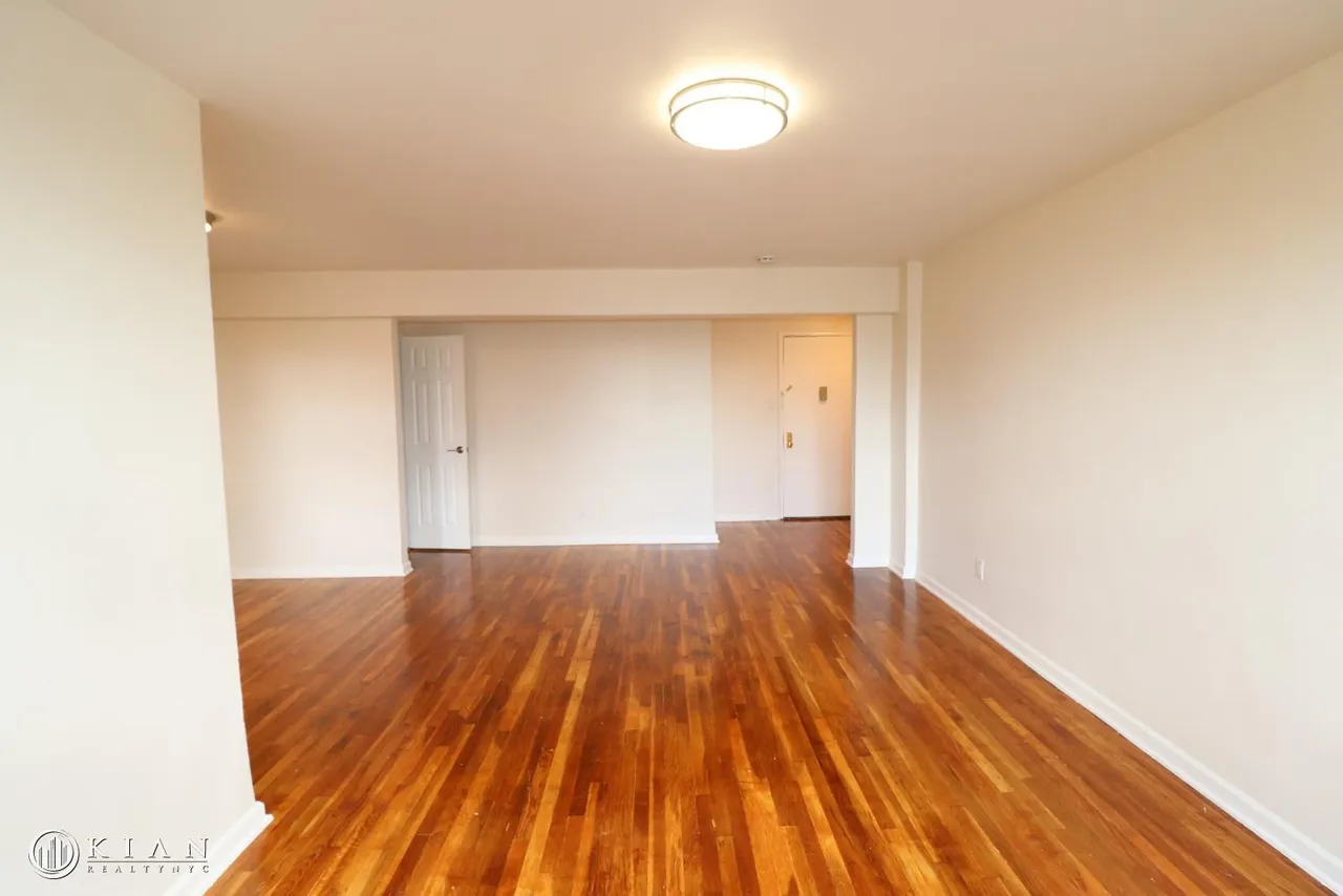 13225 Maple Ave #504M - Photo 3 of 11