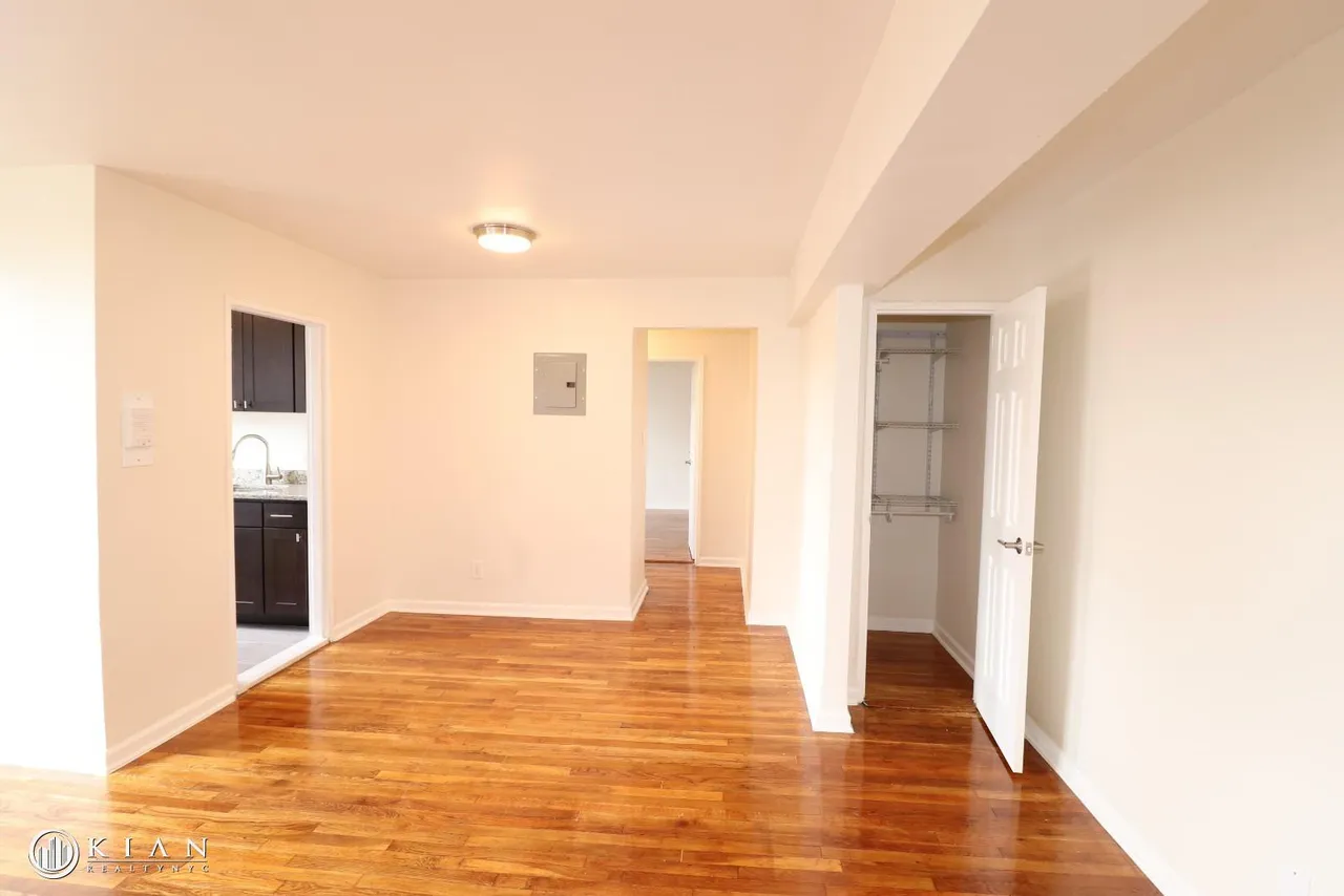 13225 Maple Ave #504M - Photo 4 of 11