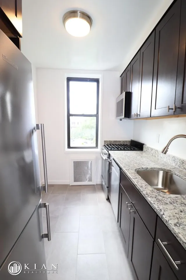 13225 Maple Ave #504M - Photo 5 of 11