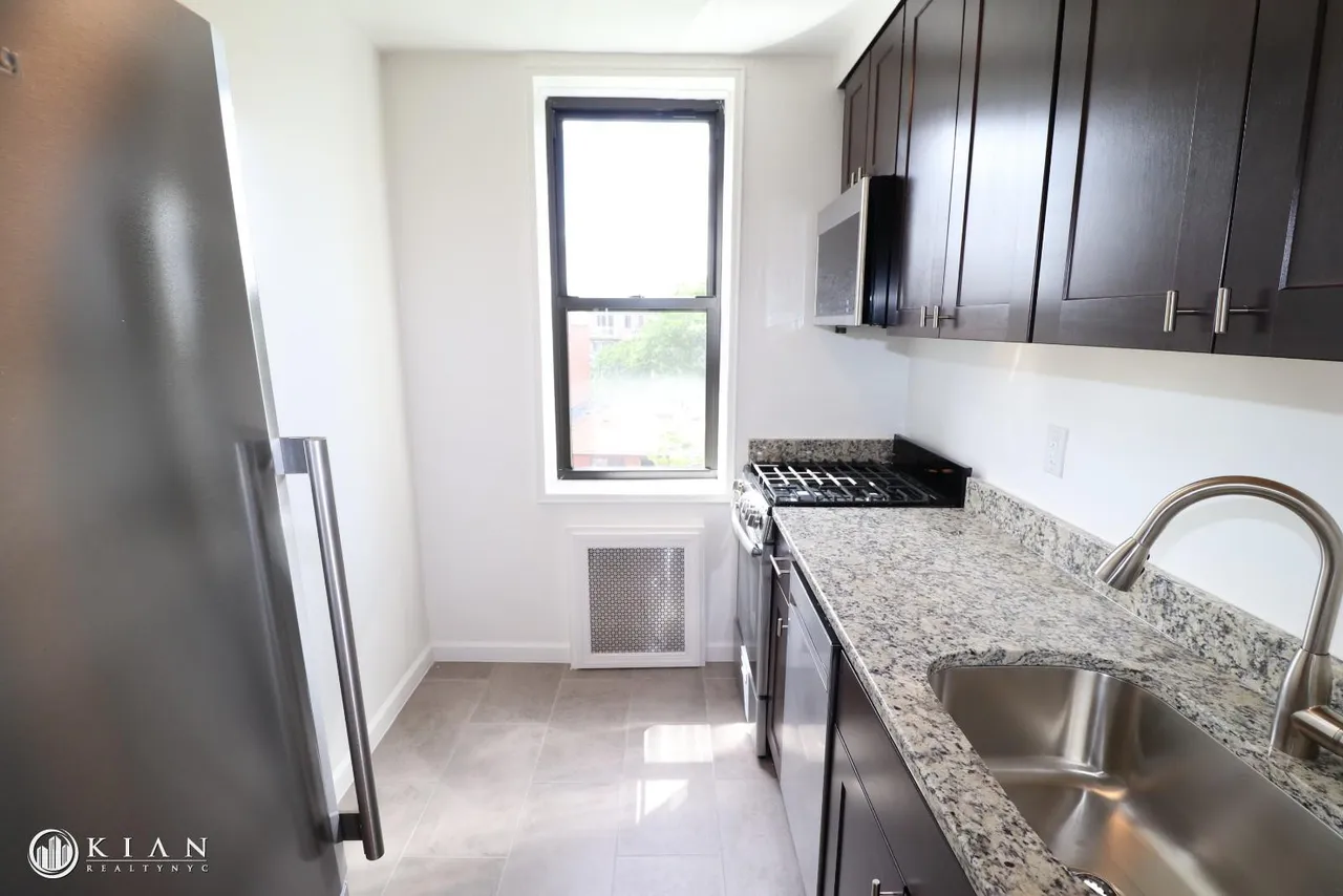 13225 Maple Ave #504M - Photo 7 of 11