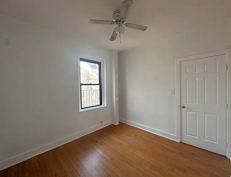 2128 35th St #5B - Photo 4 of 9