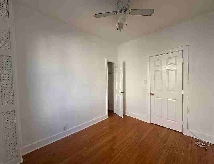 2128 35th St #5B - Photo 7 of 9