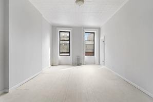 featured image of 151 Grand St #3
