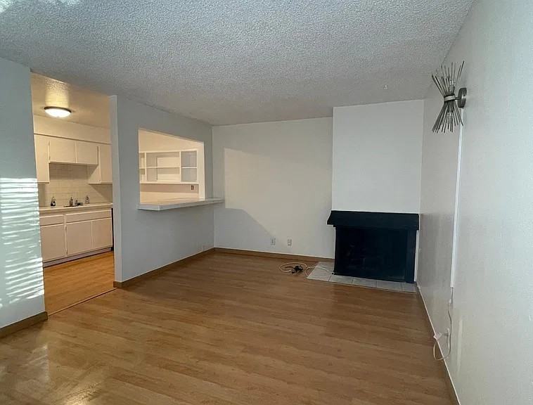 322 N Avenueapt #1 - Photo 4 of 10