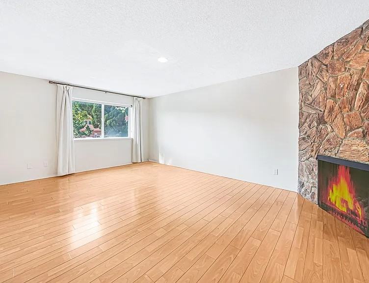 837 7th St #101 - Photo 2 of 13