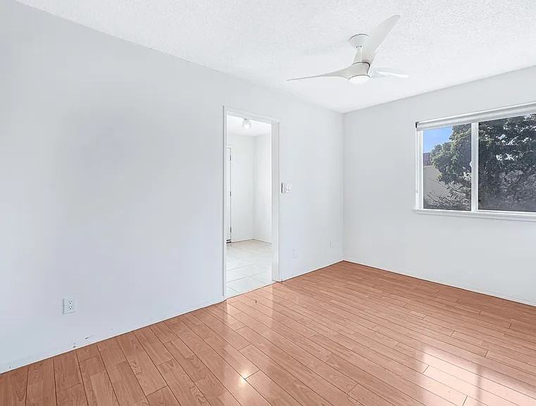 837 7th St #101 - Photo 6 of 13