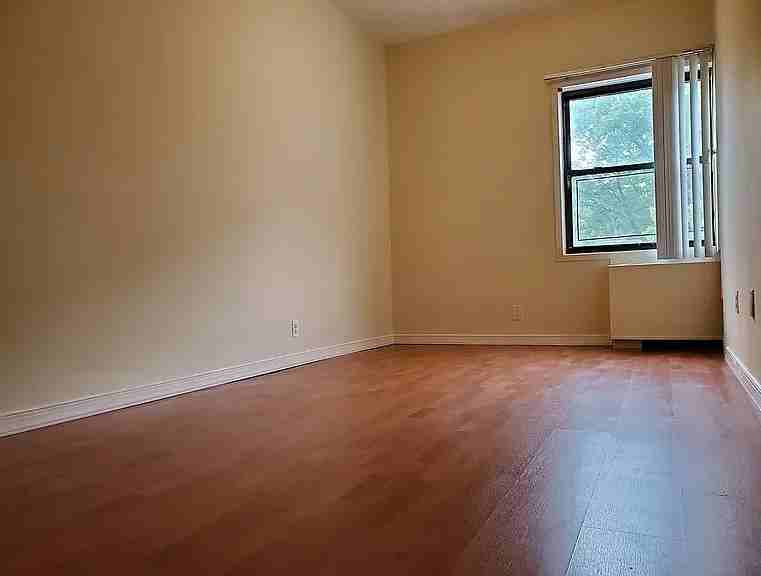 1100 Clove Rd #9F - Photo 2 of 9