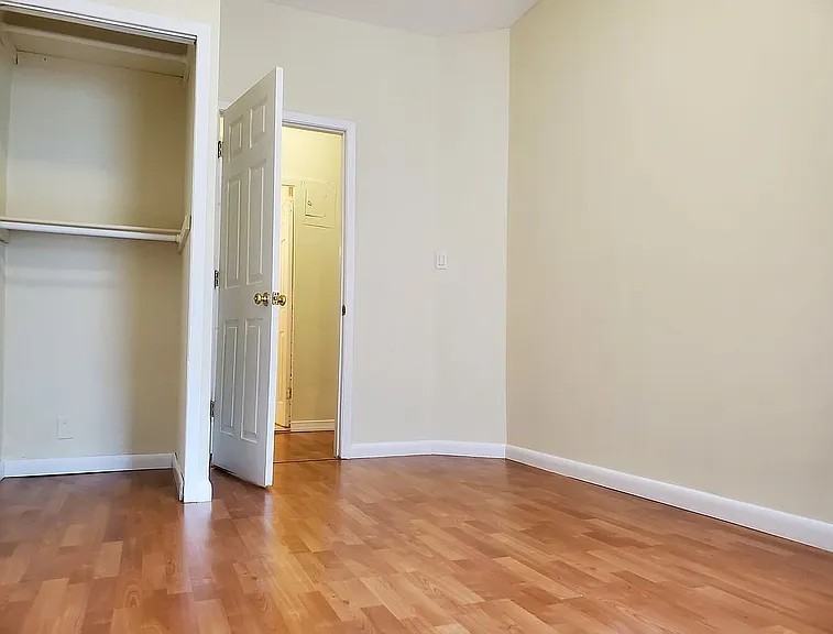 1100 Clove Rd #9F - Photo 6 of 9