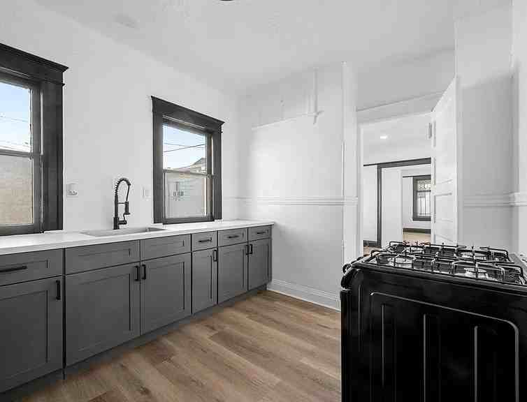 1329 2nd Ave #10 - Photo 2 of 10