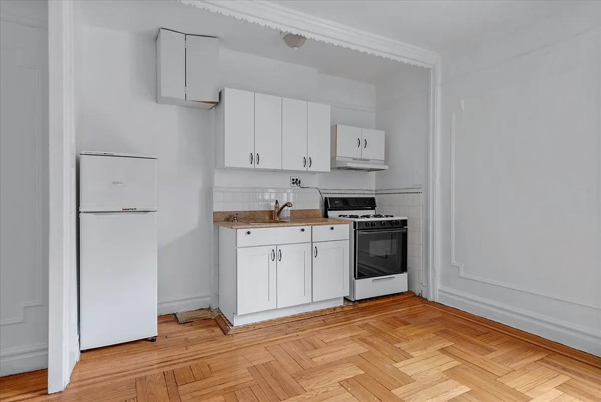 3398 Wayne Ave #C31 - Photo 5 of 8