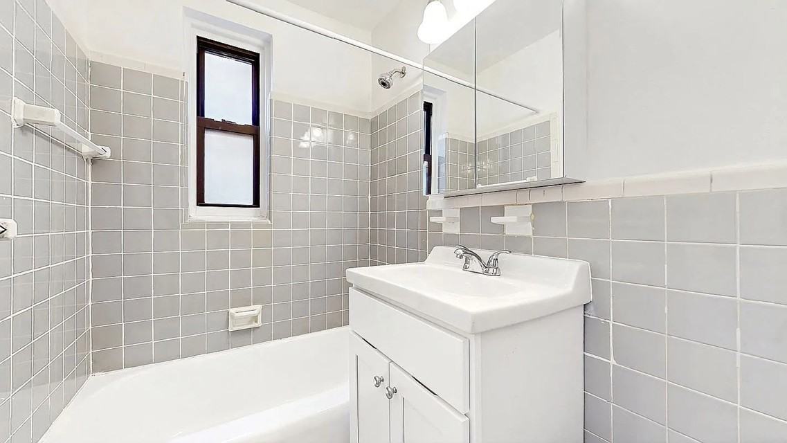 3500 Snyder Ave #4R - Photo 4 of 6