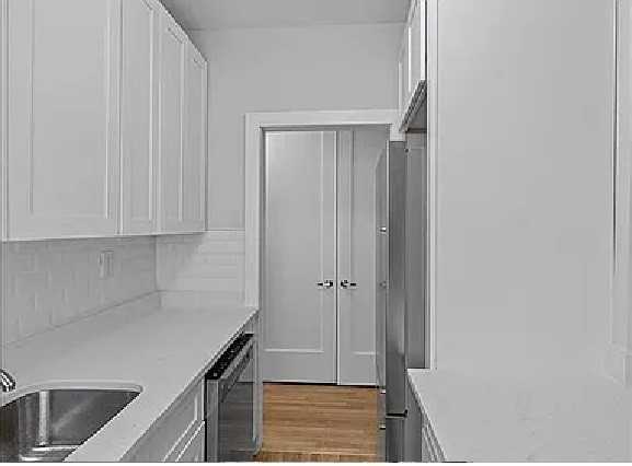 3810 Greystone Ave #301 - Photo 2 of 7