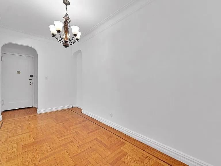 4445 Post Rd #3E - Photo 5 of 7