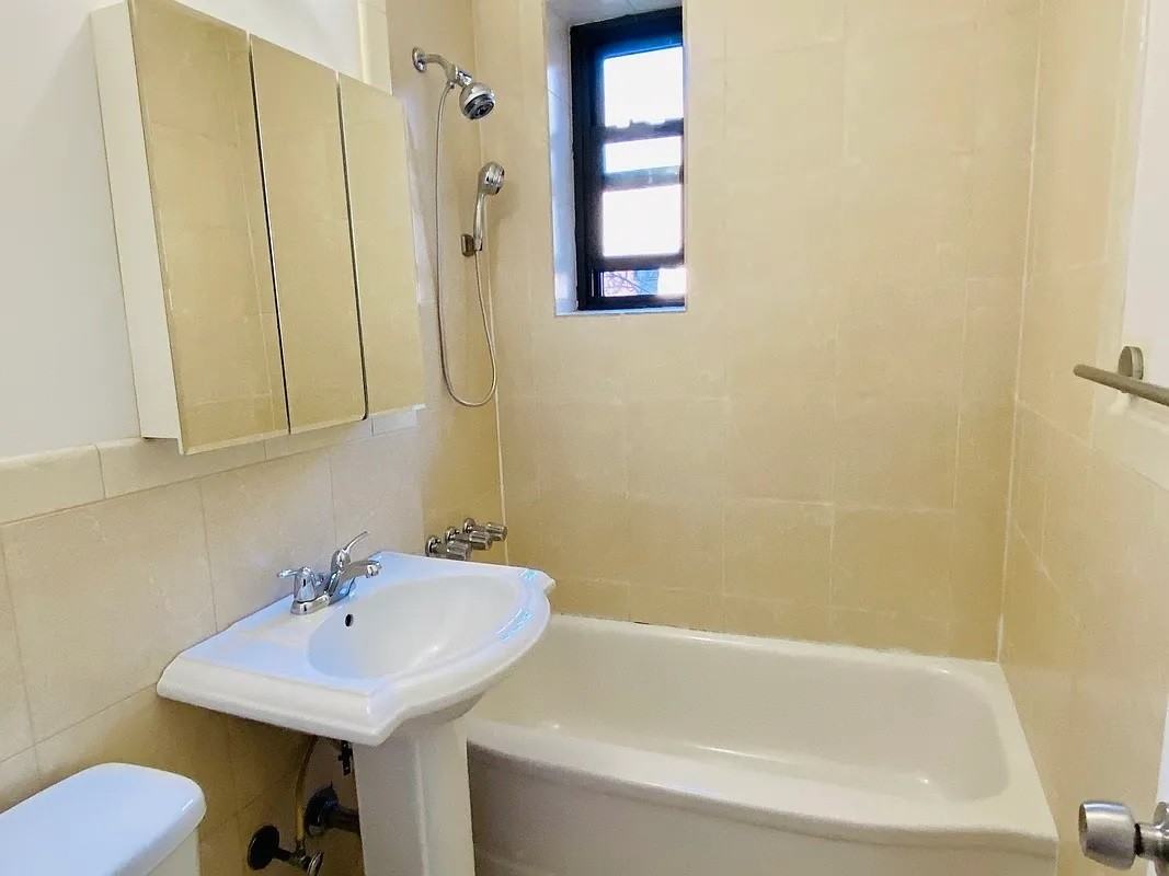 4501 Broadway #4C - Photo 7 of 7