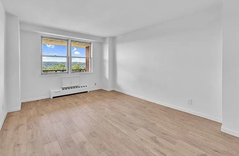 5700 Arlington Ave #8K - Photo 4 of 6