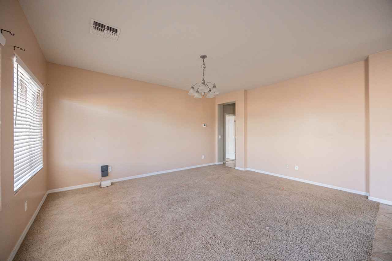 30268 W Sheila Ln - Photo 5 of 35