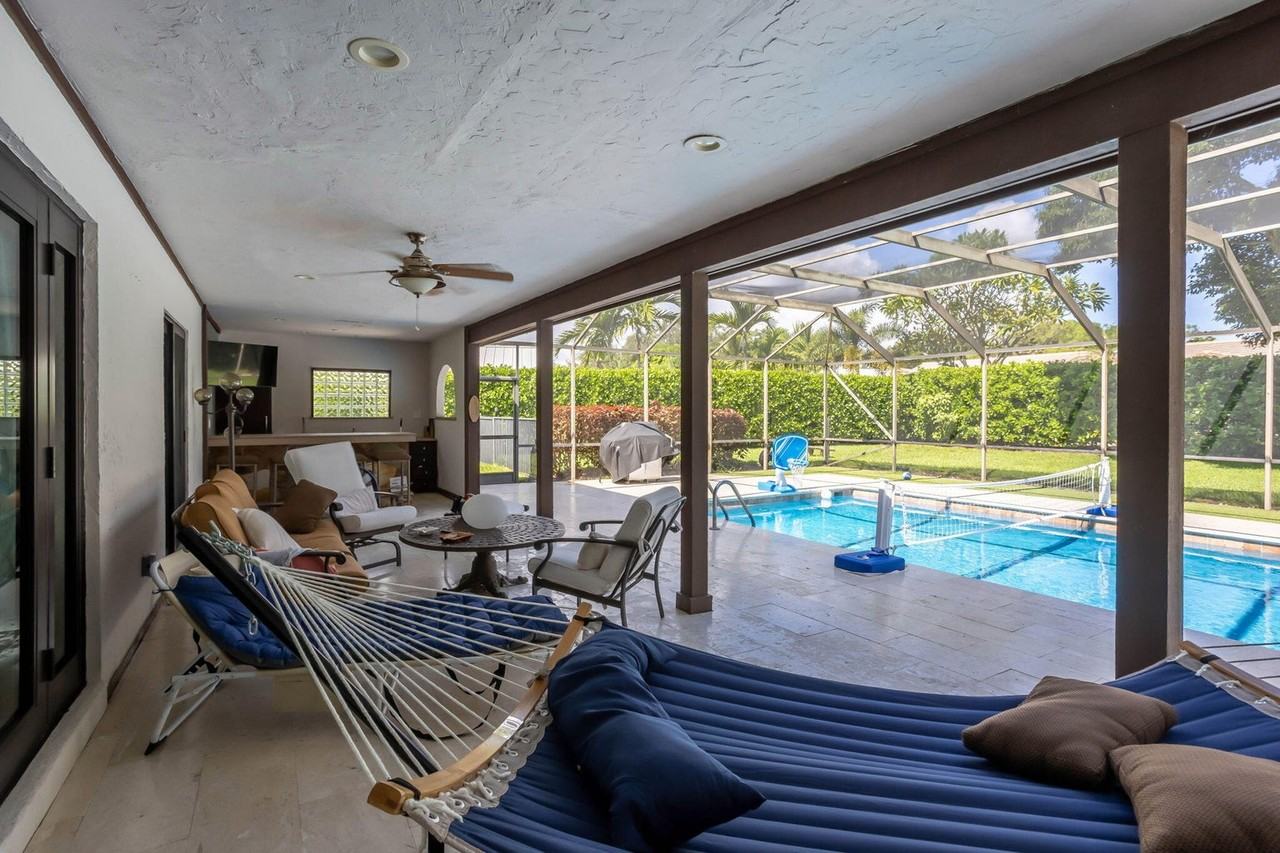 2903 Banyan Boulevard Cir Nw #NW - Photo 2 of 35