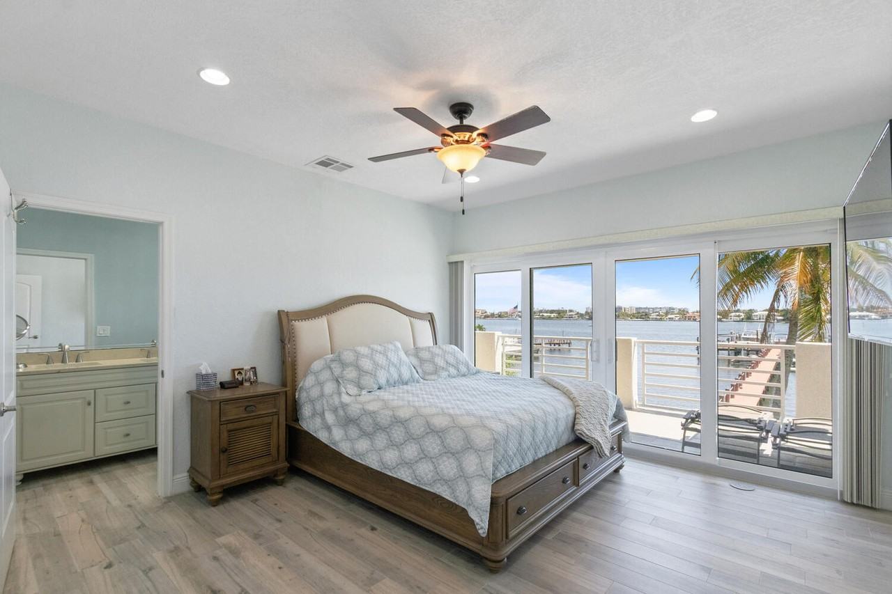 316 N Lake Dr - Photo 3 of 40