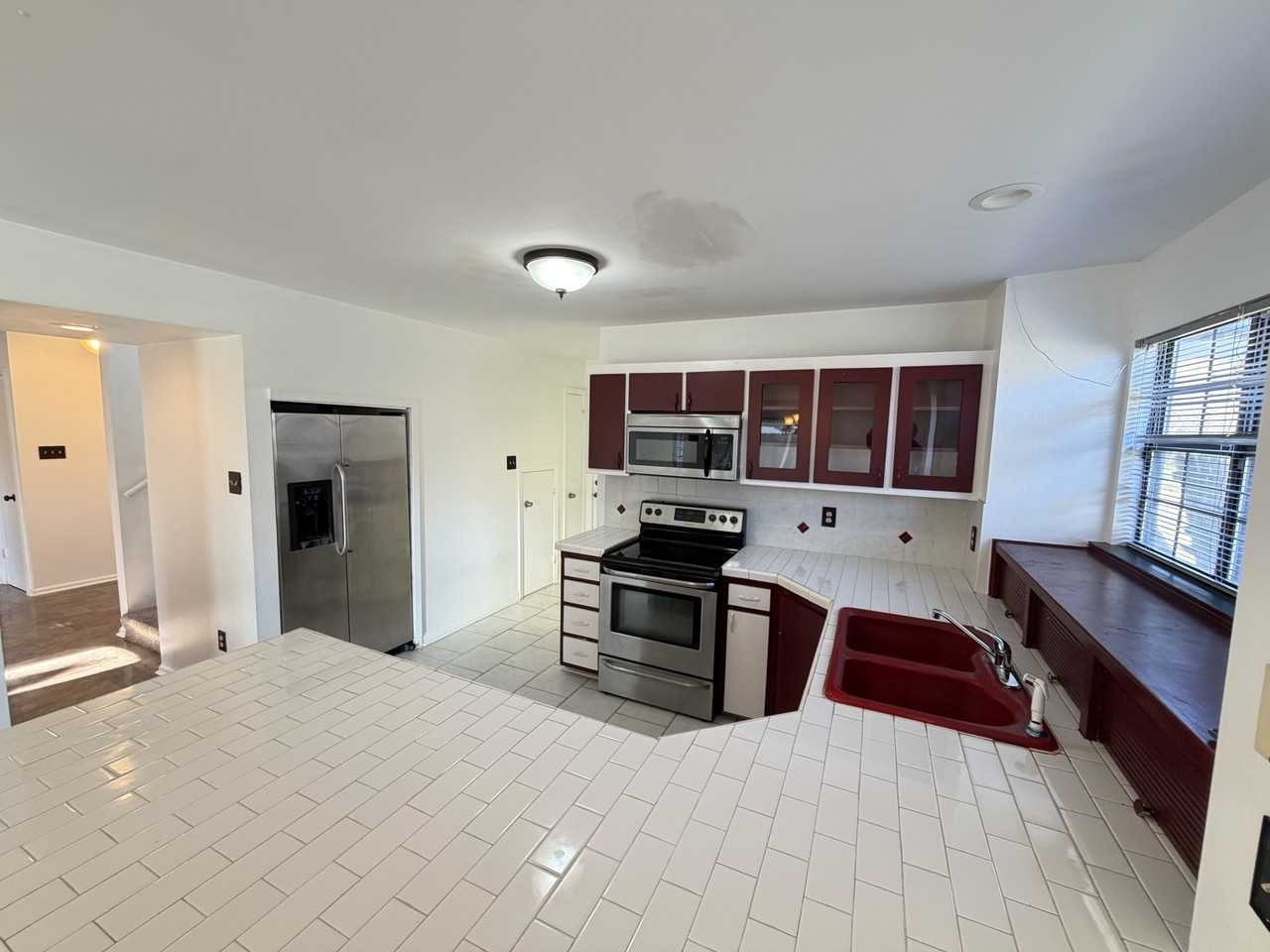 533 Hadley Dr - Photo 5 of 19