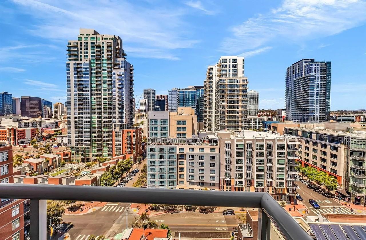 427 9Th Ave - Photo 2 of 32