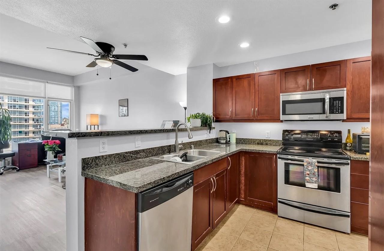 427 9Th Ave - Photo 6 of 32