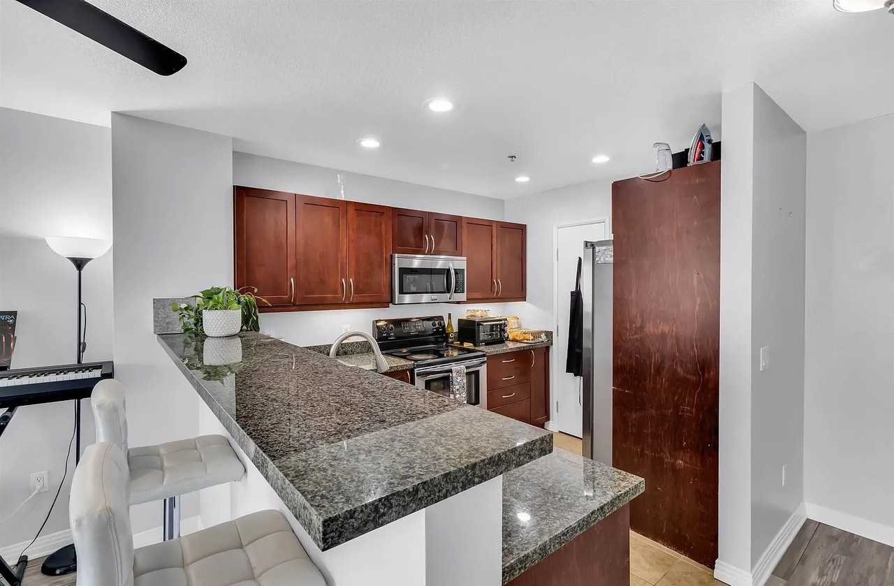 427 9Th Ave - Photo 2 of 6