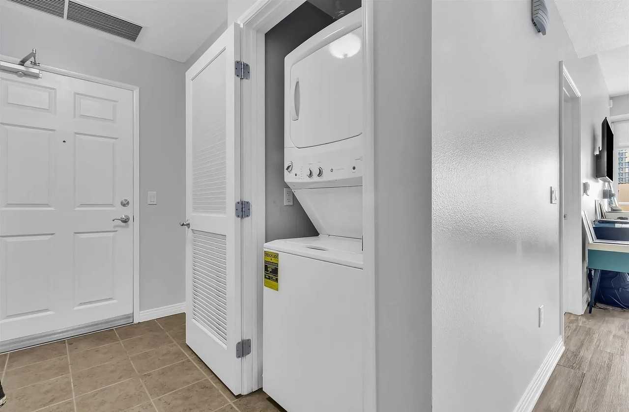 427 9Th Ave - Photo 4 of 6