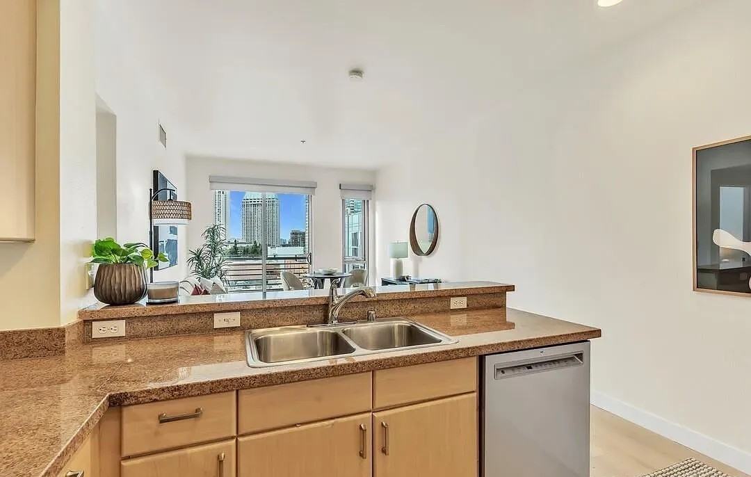 445 Island Ave - Photo 7 of 37