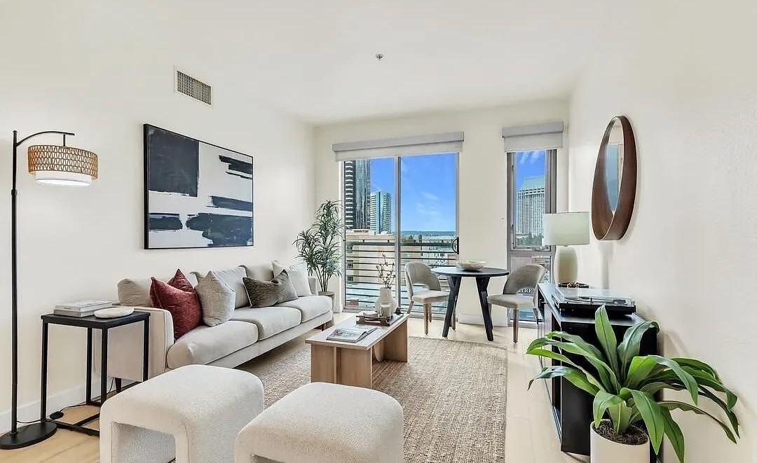 445 Island Ave - Photo 3 of 5