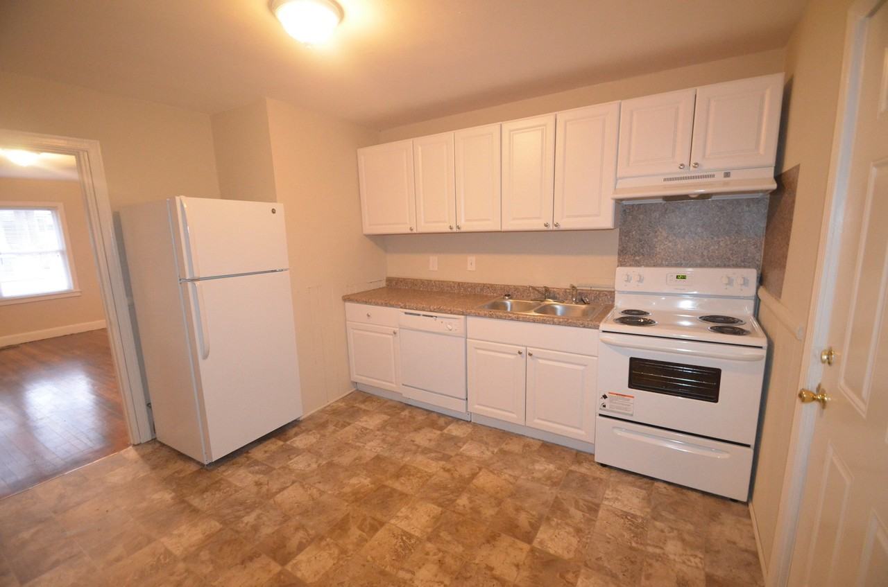 2908 2908 Beech Nut Rd - Photo 3 of 9