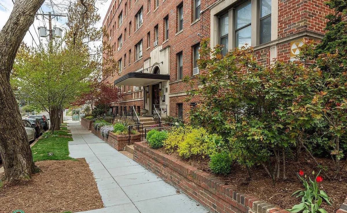 1365 Kennedy St Nw #2 - Photo 2 of 20