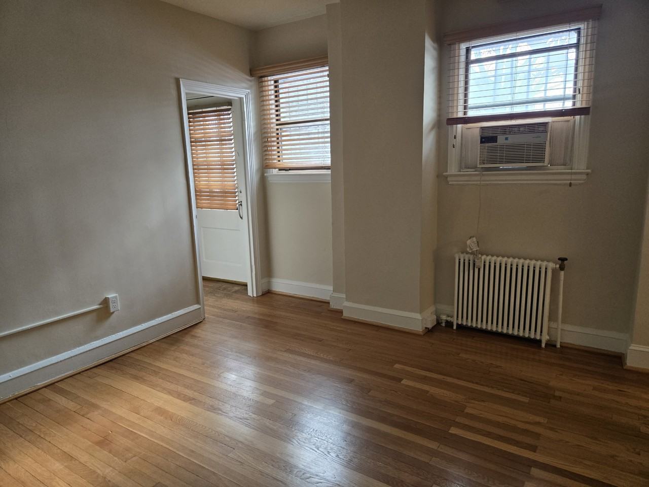 1365 Kennedy St Nw #2 - Photo 7 of 20