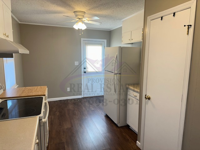 5025 Lake Circle Dr Ne - Photo 5 of 16